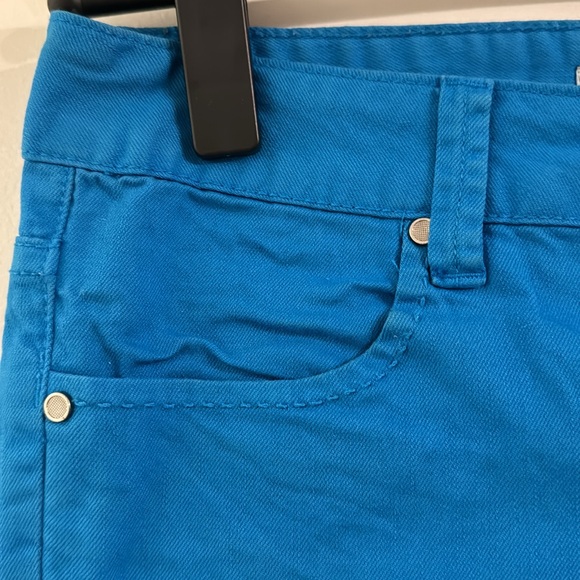 Shorts - Picture 3 of 4